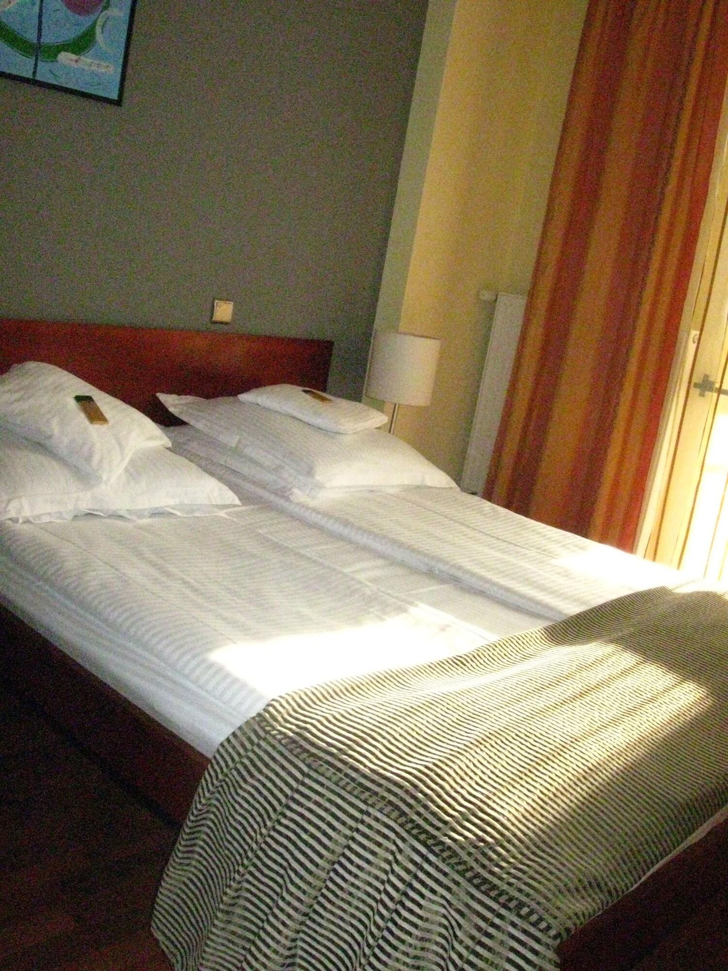 Tania-Frankfurt Hotel Bukareszt Zewnętrze zdjęcie